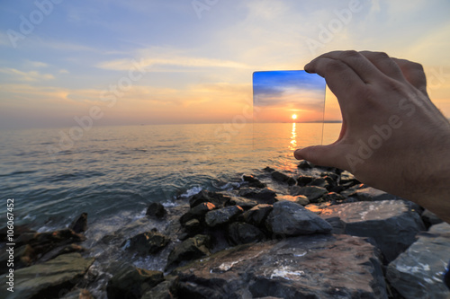 Fotografia, Obraz How to blue filter effects the image, reverse light image and very shallow depth