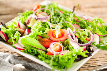 Poster - Frischer Salat mit verschidenen Zutaten