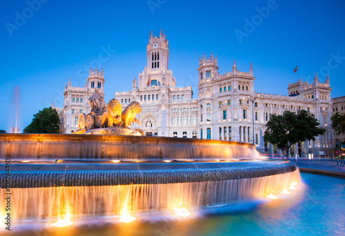 Fotomural  Plaza de la Cibeles, la Plaza de Cibeles - Oficina Central de Correos, Palacio de Comunicaciones, Madrid, España