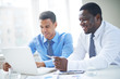 © pressmaster - Networking in team