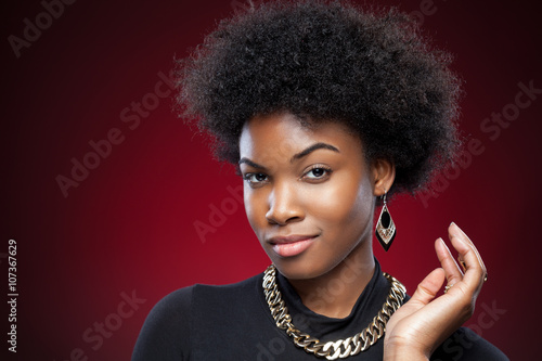 Zdjęcie XXL Młoda i piękna czarna kobieta