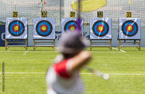 Fotomural Recurve bow archery on target