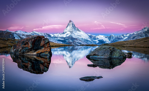 Obraz na płótnie canvas dwuczęściowy "dyptyk" Stellisee i Matterhorn w szwajcarskich Alpach w pobliżu Zermatt, Szwajcaria