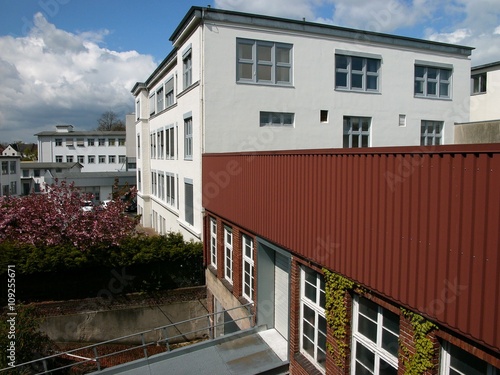 Alte wieder hergerichtete Industriegebäude in der ...