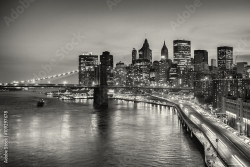 dlugi-ujawnienie-most-brooklynski-i-w-centrum-manhattan-w-miasto-nowy-jork-w