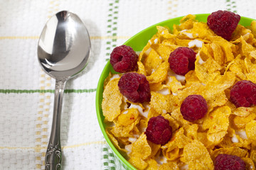 Wall Mural - raspberry fruits on cereal