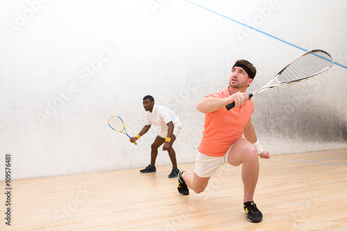 Dekoracja na wymiar  mezczyzni-grajacy-w-squasha