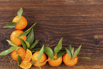 Canvas Print - Fresh ripe mandarines on wooden table.