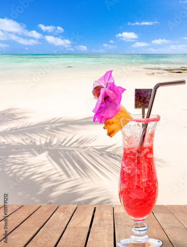 Cocktail Exotique Sur Plage Tropicale Stock Photo Adobe Stock Cocktail Exotique Sur Plage Tropicale Stock Photo Adobe Stock