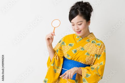 浴衣を着た女性 金魚すくい Stock Photo Adobe Stock