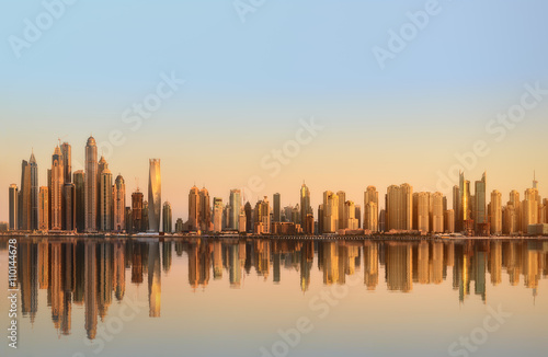 Plakat Panorama piękna Dubaj marina. ZEA