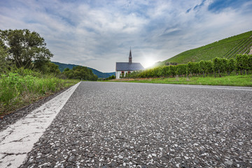 Sticker - Landstraße an der Mosel in flachem Winkel