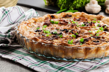 Sticker - Tart with chicken, mushrooms and cheese