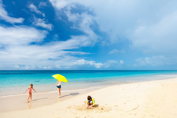 Sticker - Mother and kids at tropical beach