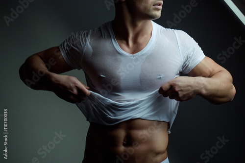 Fotomural Muscular hombre con torso desnudo