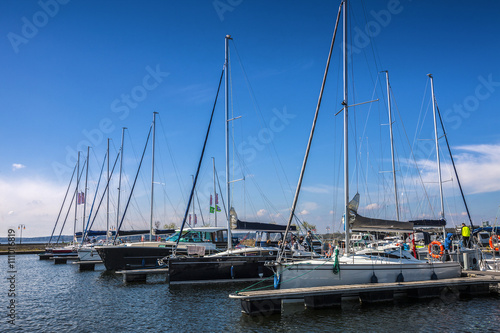 Mazury-żaglówki w porcie