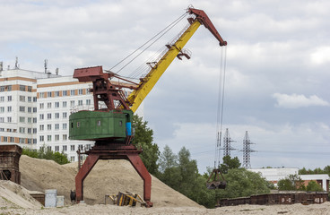 Harbor crane