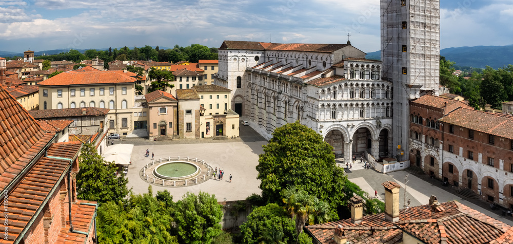 San Martino cathedral in Lucca - obrazy, fototapety, plakaty 