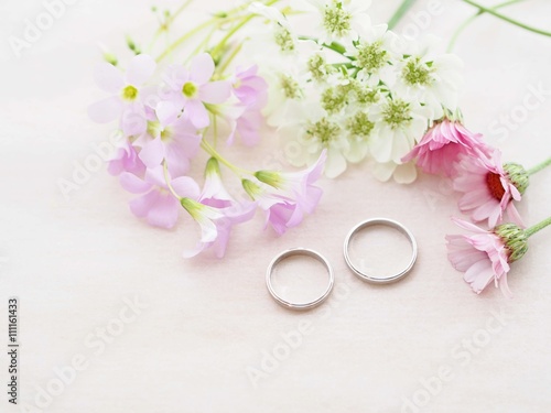結婚指輪に添えたピンクの花 Buy This Stock Photo And Explore Similar Images At Adobe Stock Adobe Stock