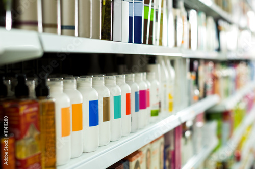 Fotografía Sección de cosmética con acondicionadores