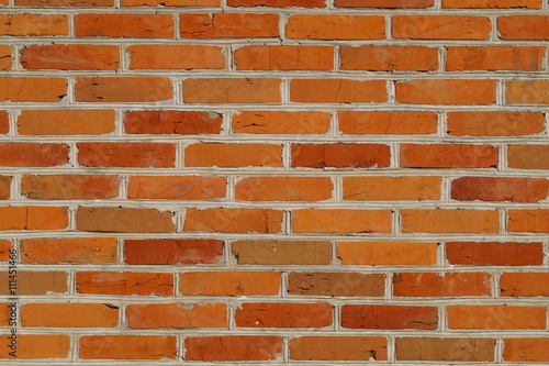 Mur z czerwonej cegły