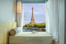 Summer, Travel, Vacation And Holiday Concept - Beautiful Eiffel