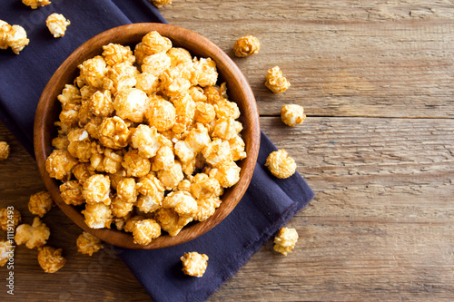 Fototapeta na szkło popcorn karmelowy