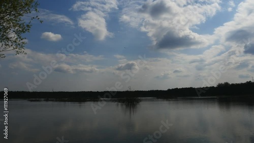 Cuadros en Lienzo Polish landscape. Sunny day on the lake