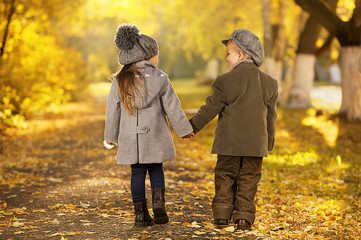 Wall Mural - Autumn romantic girl and boy