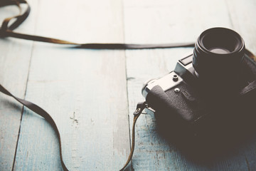 Canvas Print - camera on table