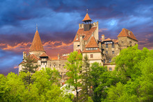 Historic Dracula Castle, Famous Legendary And Medieval Castle Of Bran In Romania - Europe