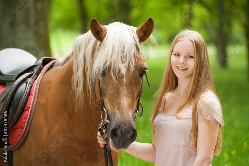 Foto-Tischdecke - Mädchen mit Haflinger (von DoraZett)