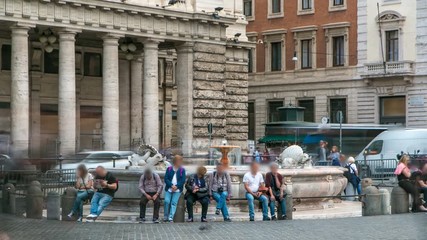 Wall Mural - Tourists on fountain in Piazza Colonna timelapse near Galleria Alberto Sordi in Rome