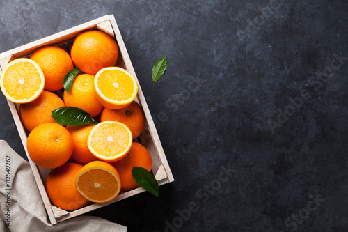 Plakat Fresh orange fruits box