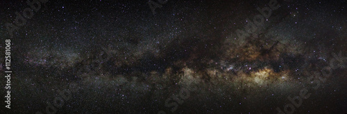 Photographie milky way galaxy on a night sky, long exposure photograph, with
