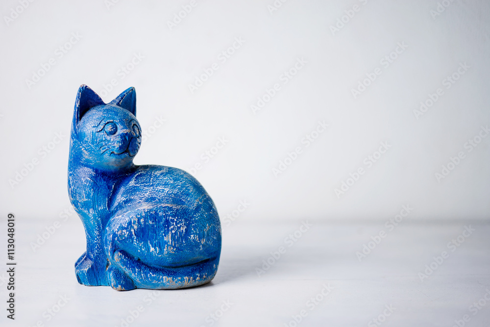 Blue wood cat - obrazy, fototapety, plakaty 