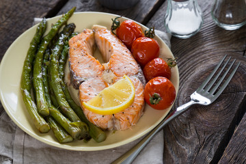 Wall Mural - Baked salmon with asparagus