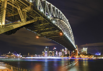 Poster - Sy Vivid 2016 Milsons Landmarks