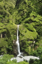 Chyamche Falls, Marsyangdi River Valley, Annapurna Conservation Area, Gandaki, Western Region (Pashchimanchal), Nepal