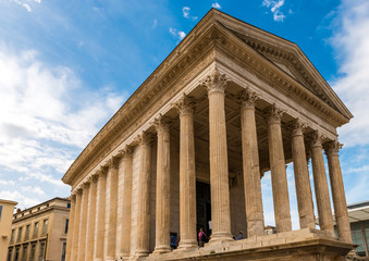 Wall Mural - Maison Carrée à Nîmes, Languedoc, Occitanie