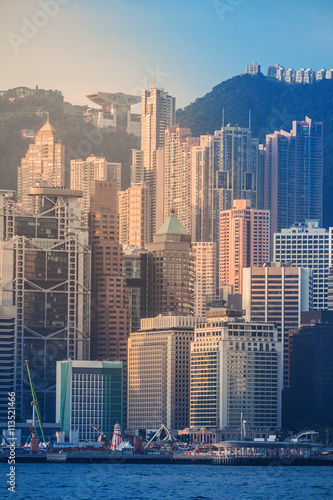 Stampa su Tela Hong Kong's Victoria Harbour in sunrise