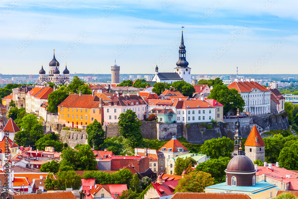 Obraz na płótnie View from tower of Saint Olaf Church on old city of Tallinn and w salonie