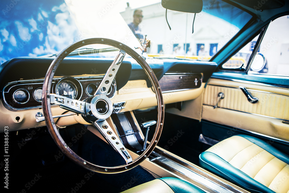 Inside view of classic american car. - obrazy, fototapety, plakaty 