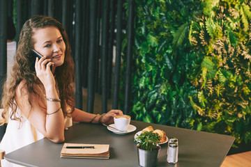 Canvas Print - Woman on the phone