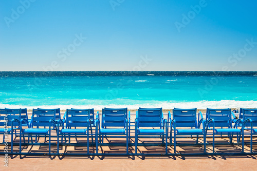 Fotografía Blue chairs on the Promenade des Anglais in Nice, France