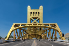 The Tower Bridge (1935) Is A Vertical Lift Bridge That Crosses The Sacramento River In Sacramento, California