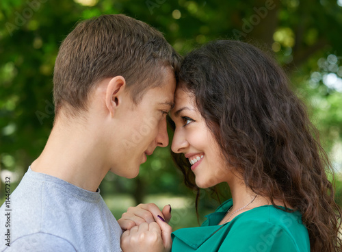 Photoshoot Pose Love Romantic Couple Images - sermegans.blogspot.com