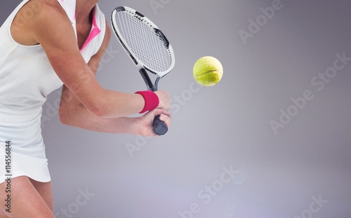 Dekoracja na wymiar  zlozony-obraz-sportowca-grajacego-w-tenisa-rakieta