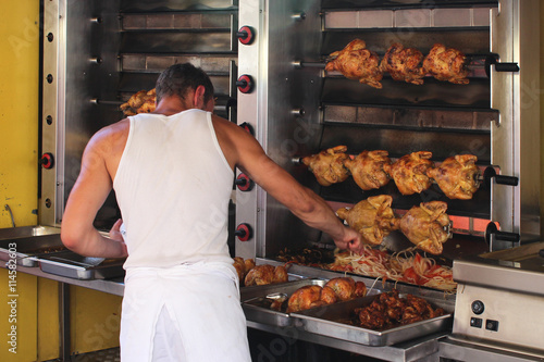 Fotografie, Obraz Rôtisserie sur le marché de Sète (France)
