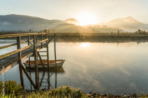 Cuadros en Lienzo Salida del sol en la Biosfera de Urdaibai, España